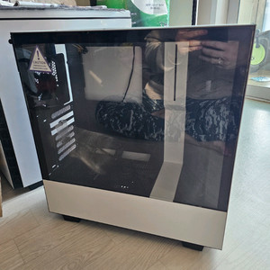 NZXT H510 PC케이스