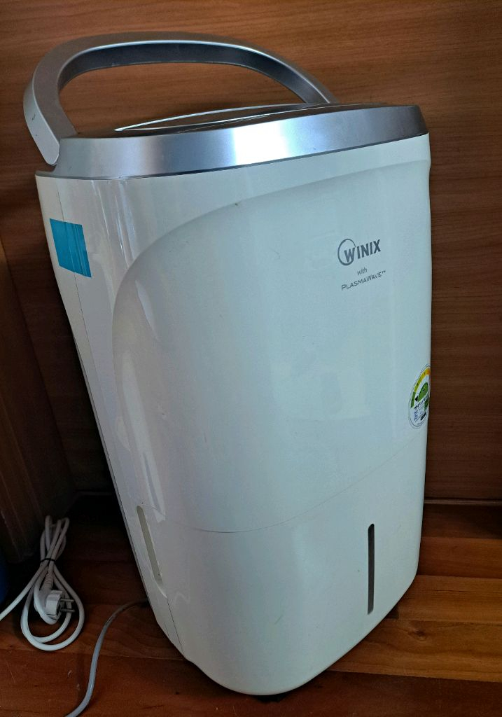 위닉스 15리터 대용량 제습기--2