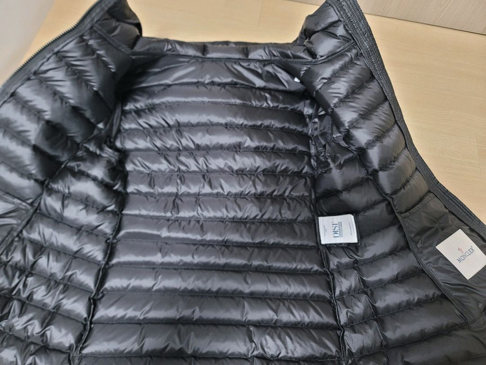 여성 몽클레어 경량패딩 2사이즈 66--7