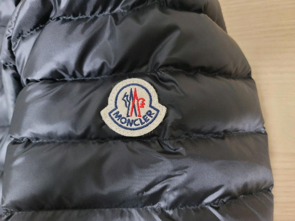 여성 몽클레어 경량패딩 2사이즈 66--2