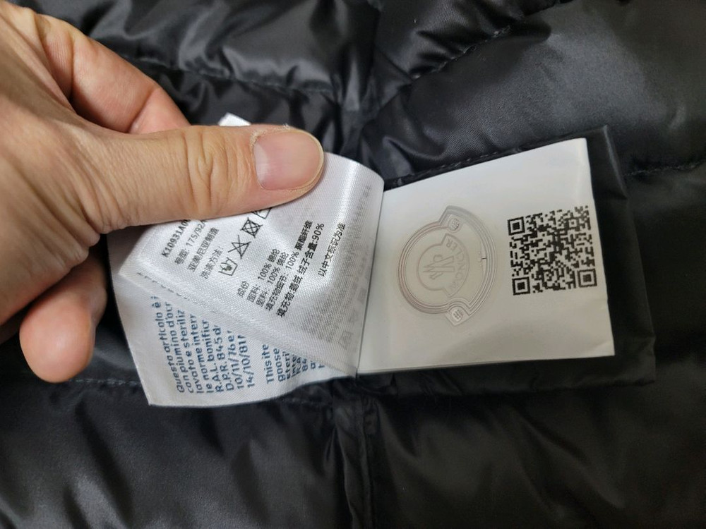 여성 몽클레어 경량패딩 2사이즈 66--4