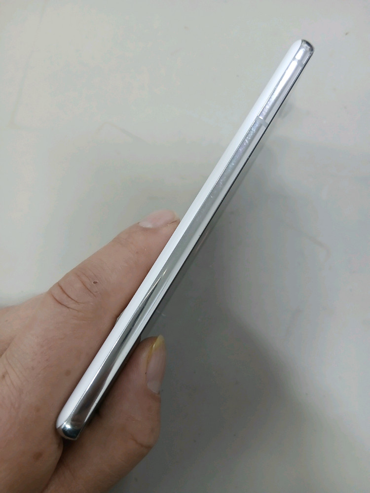 갤럭시S21 5G 256GB 화이트 상태 촣은 단말기 입니다. 이미지