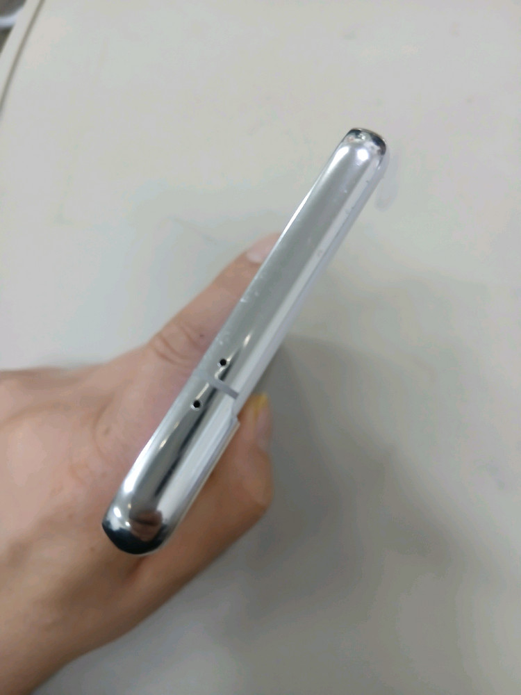 갤럭시S21 5G 256GB 화이트 상태 촣은 단말기 입니다. 이미지
