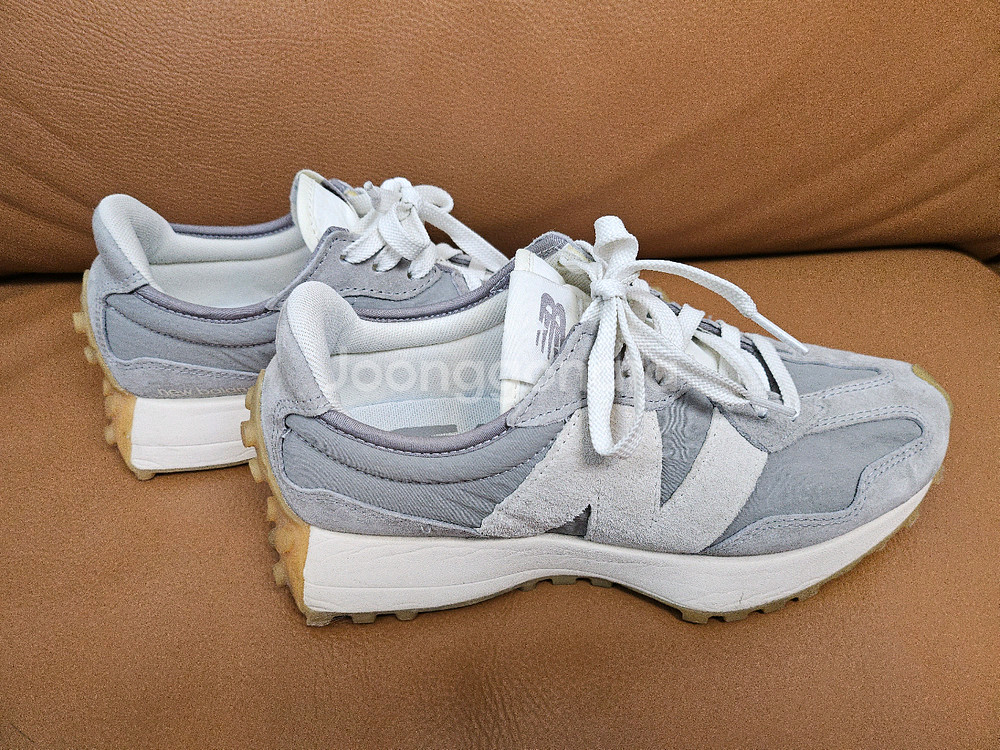 뉴발란스 운동화 2켤레 일괄 판매 사이즈 245--4