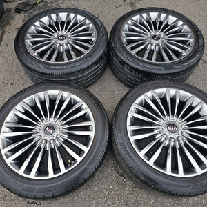 #기아 더K9 19인치 순정 임판급 휠타이어 세트 팝니다.