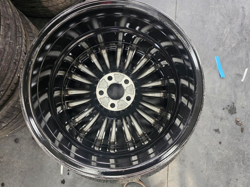 #기아 더K9 19인치 순정 임판급 휠타이어 세트 팝니다.--2