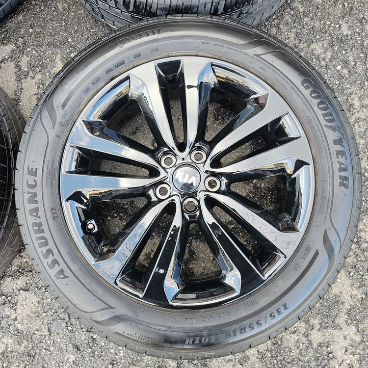 #올뉴 카니발 19인치 순정 블랙유광 휠타이어세트 팝니다.235 55 19--2