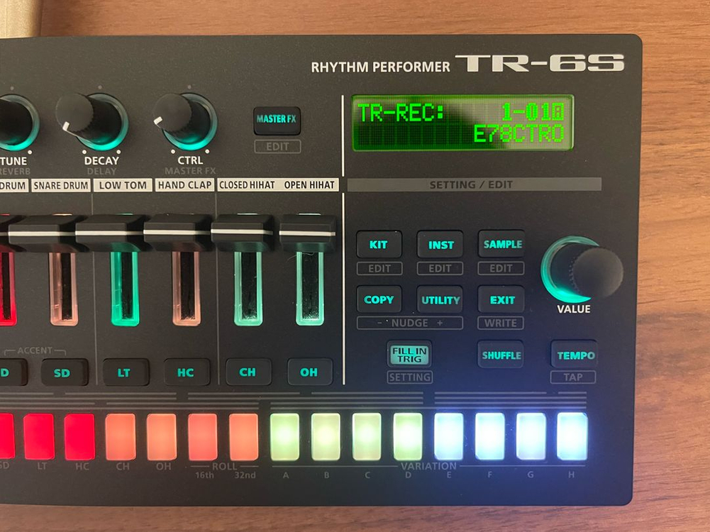 Roland Tr-6s--2