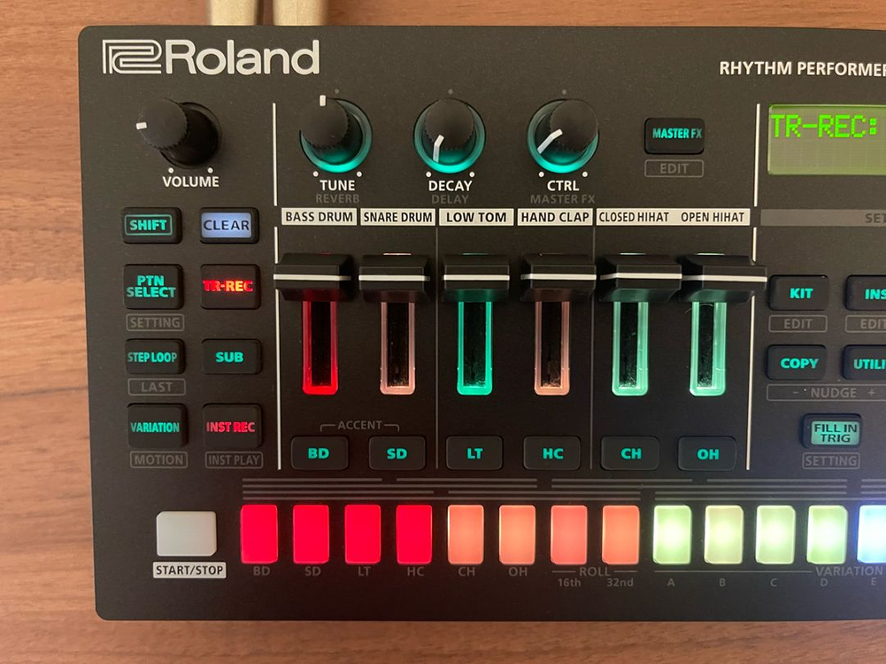 Roland Tr-6s--3