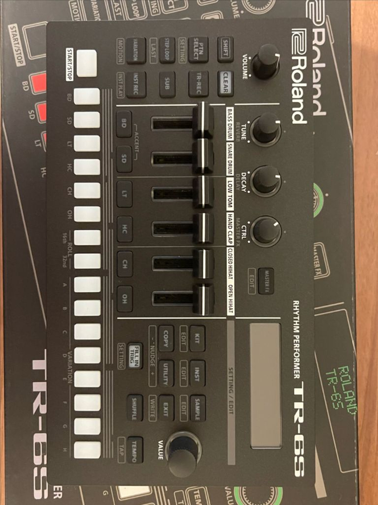 Roland Tr-6s--4