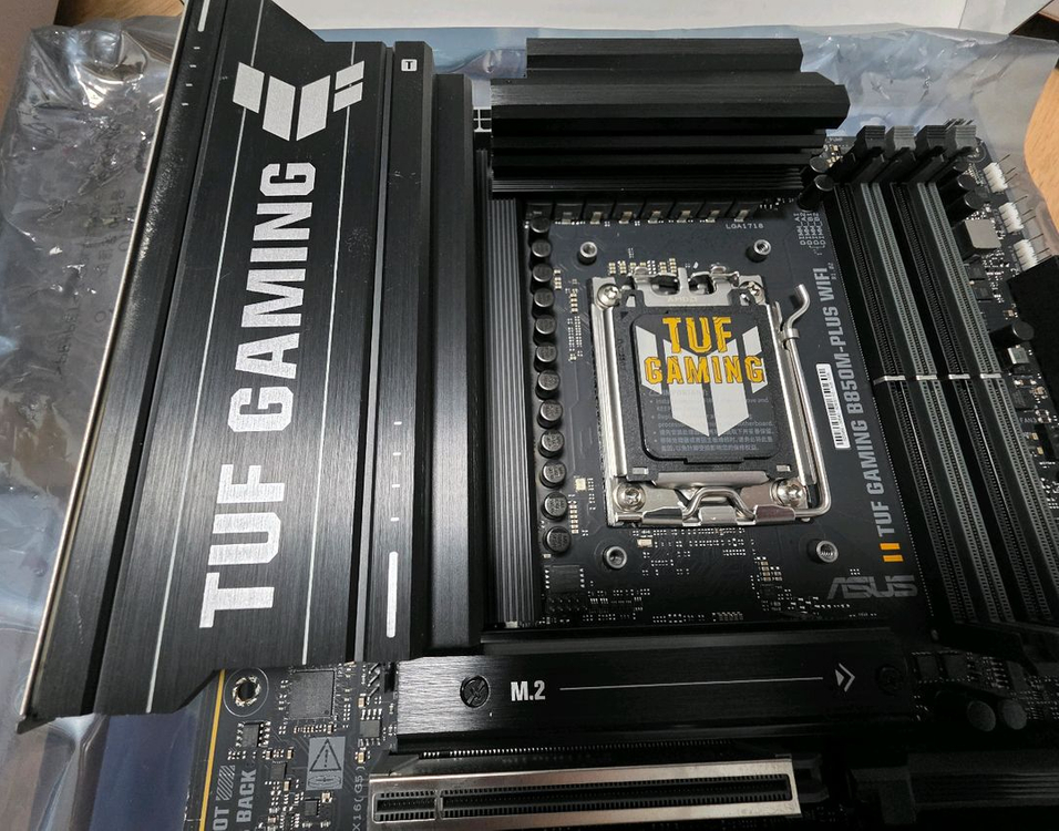 ASUS TUF GAMING B850M-PLUS WIFI 메인보드--5