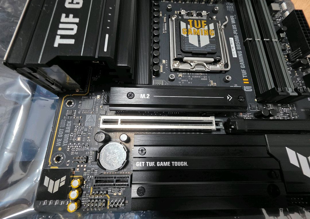 ASUS TUF GAMING B850M-PLUS WIFI 메인보드--8