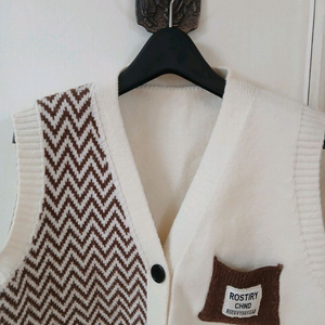 니트 단추 조끼 가슴단면 48정도