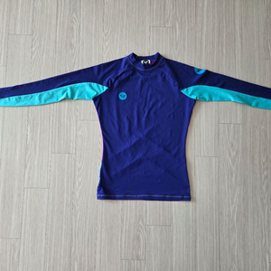 여성 록시 래쉬가드