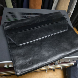 메종 마르지엘라 블랙 가죽 클러치