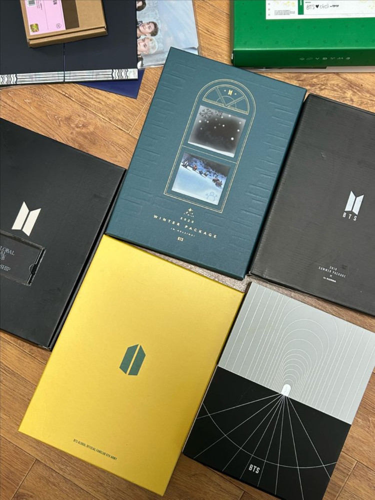 방탄소년단 BTS 콘서트 포토북 19시즌그리팅(윤기),포토프랍(태형,지민)외--1