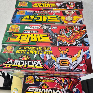 변신 로봇 완구 세트