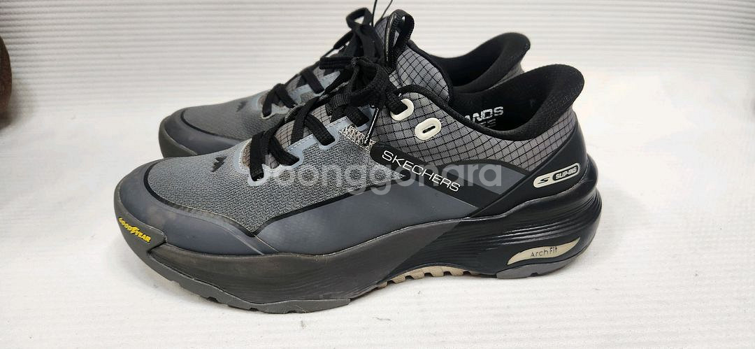 스케쳐스 고워크 아치핏 아웃도어 슬립인스 트레킹화 265사이즈--2