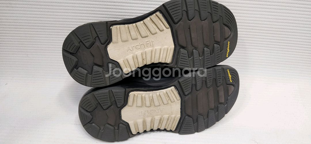 스케쳐스 고워크 아치핏 아웃도어 슬립인스 트레킹화 265사이즈--7