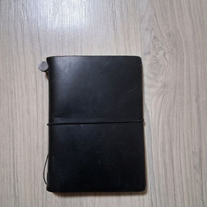 트래블러스 노트 패스포트 사이즈 블랙(가격내림)