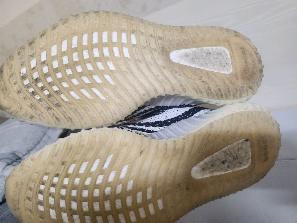 아디다스 이지부스트 350 지브라 270 이미지