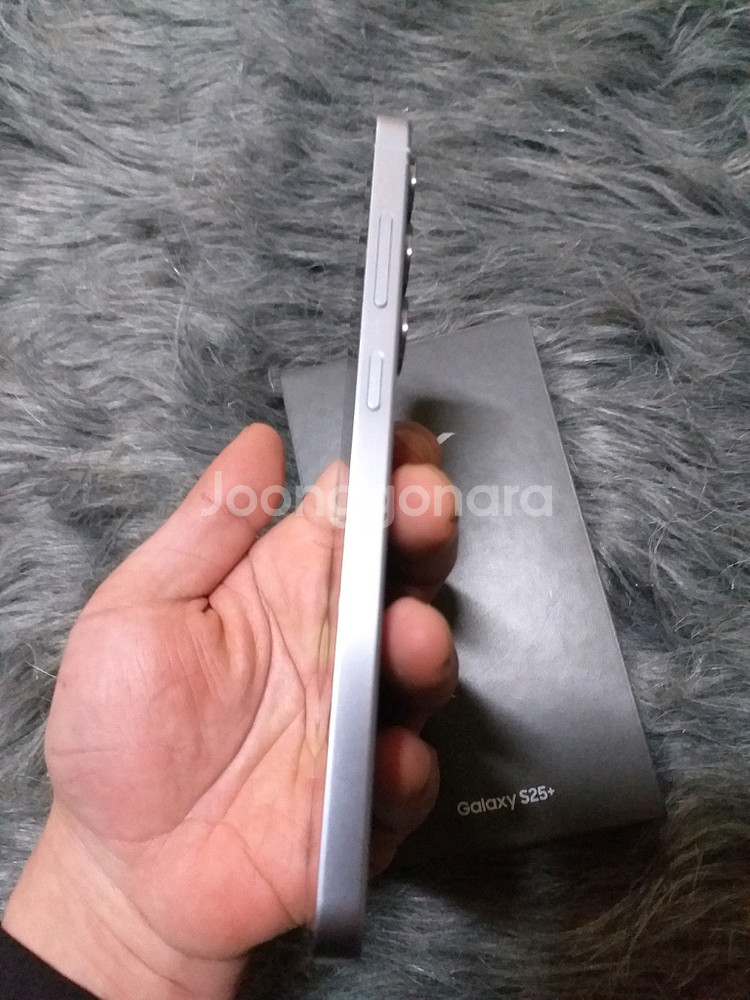 갤럭시 s25+ 256 엘지 유심기변 용 판매합니다--1