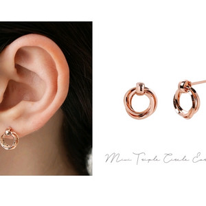 다나버튼 미니 트리플 서클 귀걸이