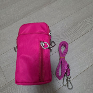 여성용 핸드폰 지갑 카드 파우치 이미지