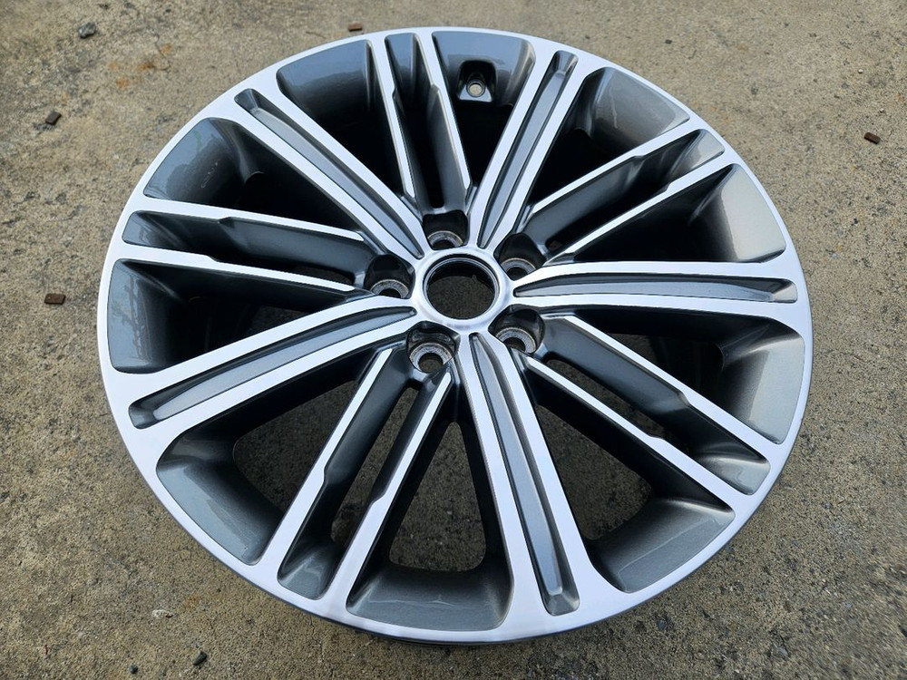 제네시스 DH,G80 18인치 순정휠 한짝 판매 이미지