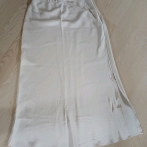 보브 실키 슬릿 슬림 H라인 스커트 새상품