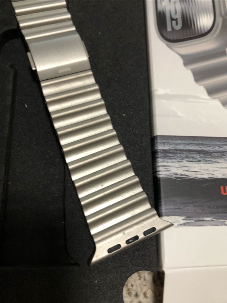 애플워치 유니유 마그네틱 티타늄 일체형 스트랩--3