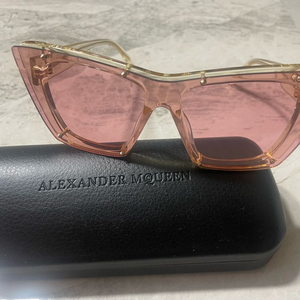 알렉산더 맥퀸 핑크 선글라스
