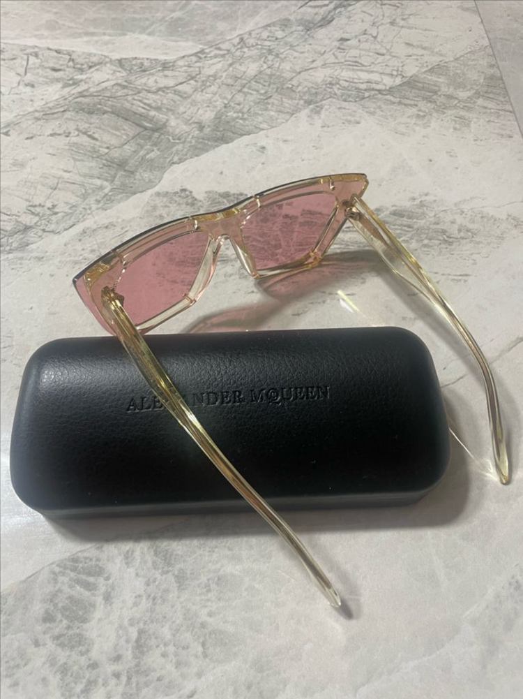 알렉산더 맥퀸 핑크 선글라스--1