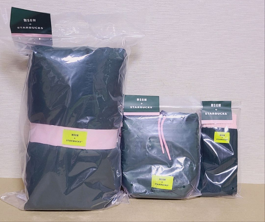 (1세트) 스타벅스 프리퀀시 MSGM 블랭킷 담요 그린 양말 파우치 새상품 미개봉 3종 세트--0