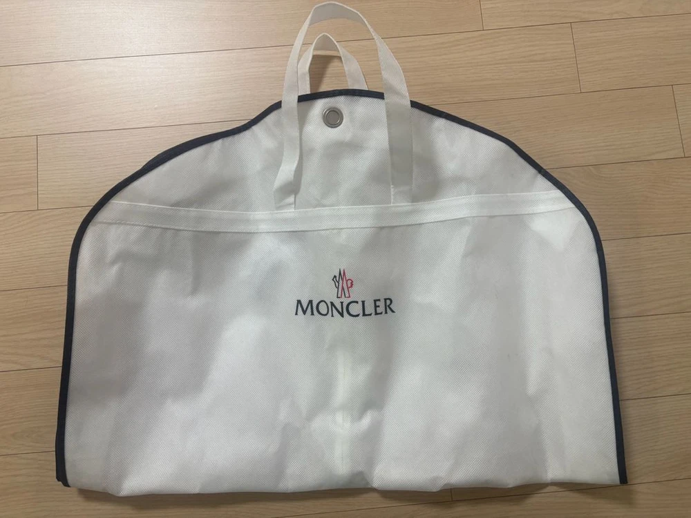 몽클레어 패딩 2사이즈 마르크 판매합니다 이미지