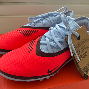 [새제품/네고가능] 나이키 여성 풋살화 235mm(팬텀 6 로우 프로 TF)