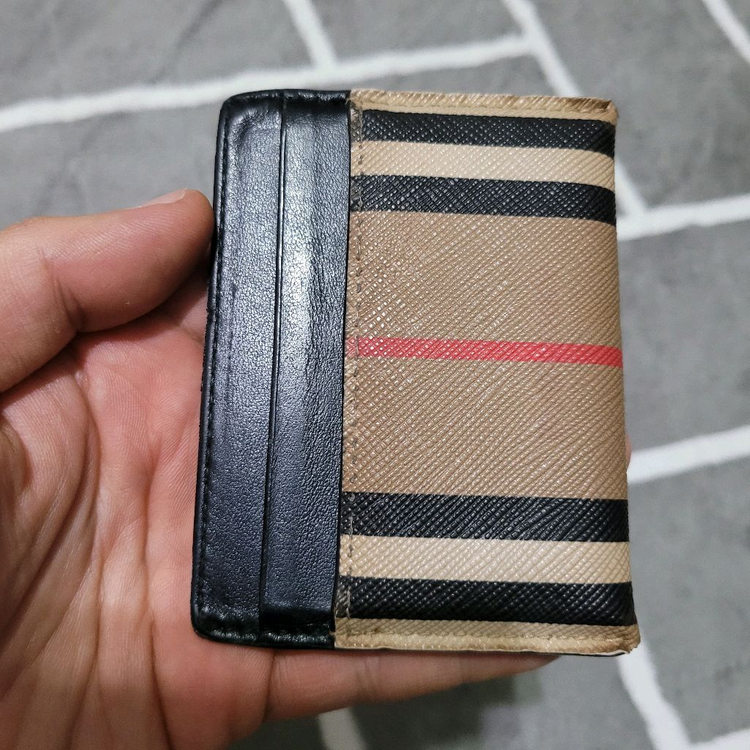 정품 버버리 체크 카드지갑 이미지