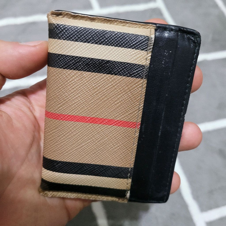 정품 버버리 체크 카드지갑 이미지