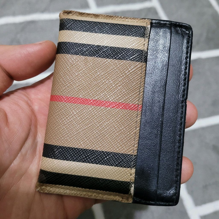 정품 버버리 체크 카드지갑 이미지