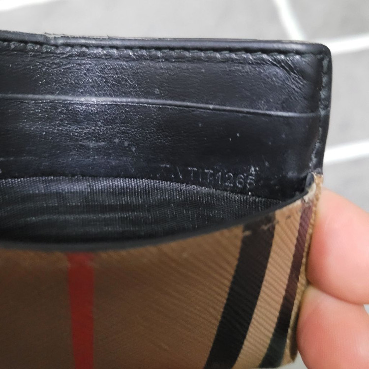 정품 버버리 체크 카드지갑 이미지