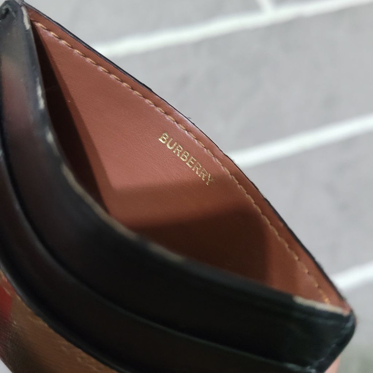 정품 버버리 체크 카드지갑 이미지