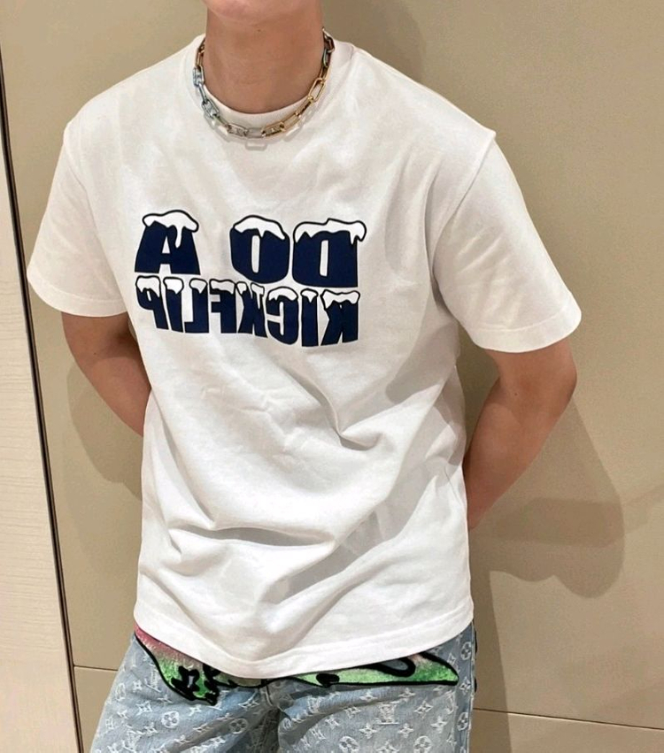 루이비통 킥플립 프린티드 티셔츠 이미지