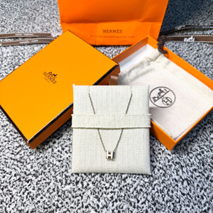 ((풀구성))에르메스 팝아슈 미니 블랑 실버 목걸이