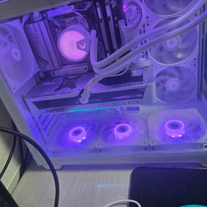 7800x3d 32g 5070 게이밍 컴퓨터