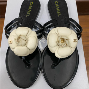 샤넬 카멜리아 젤리 플립플랍