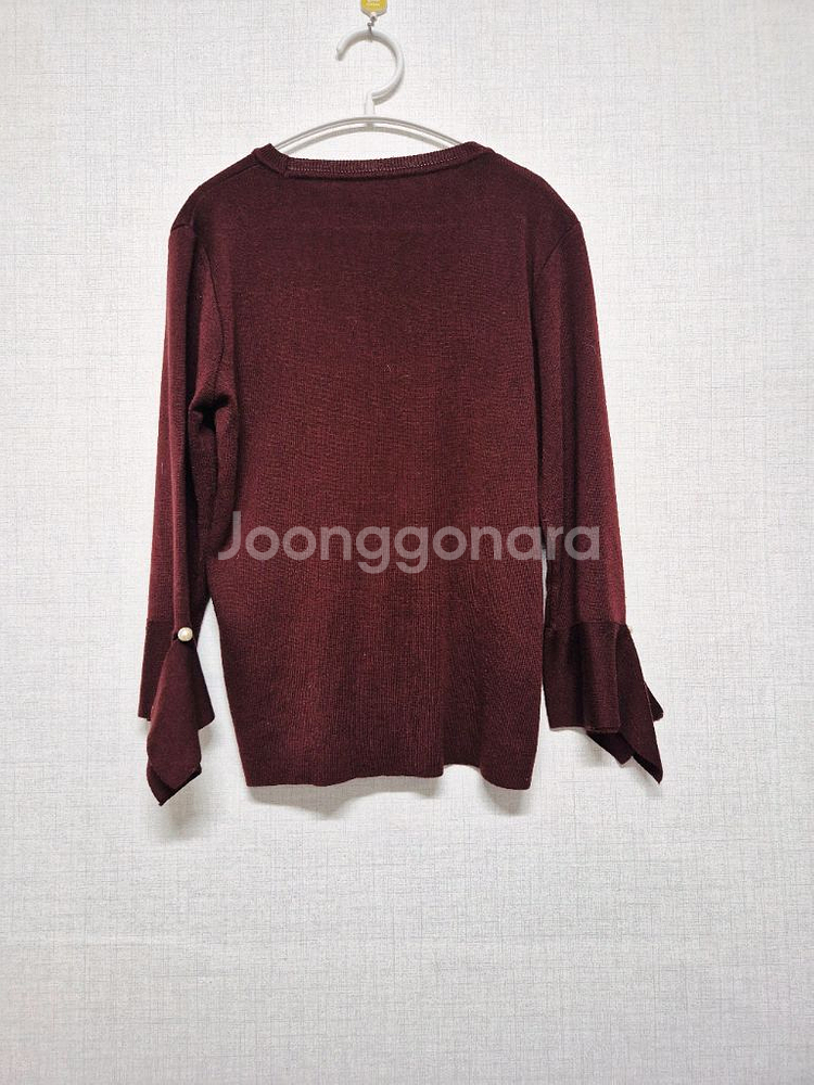 버건디 진주장식 니트--1