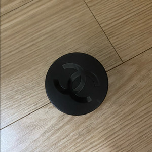 샤넬 립앤치크밤 헬시핑크 몇번안쓴새상품 택포4.5만에팝니다