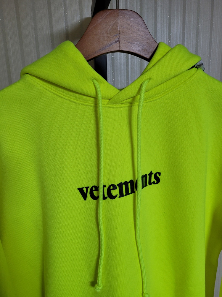 베트멍 네온 바코드 패치로고 오버핏 후드티셔츠 XS 이미지