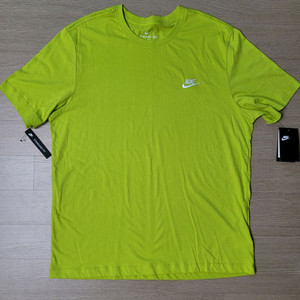 나이키 스우시 반팔티 110사이즈 형광그린 새제품 4만