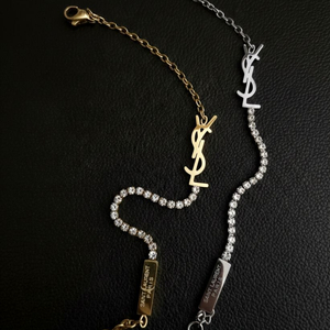 카산드라생로랑팔찌 써지컬